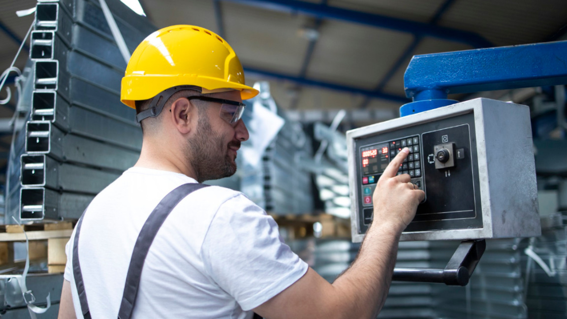 Trendy w gięciu metalu. Przegląd najnowszych technologii gięcia CNC